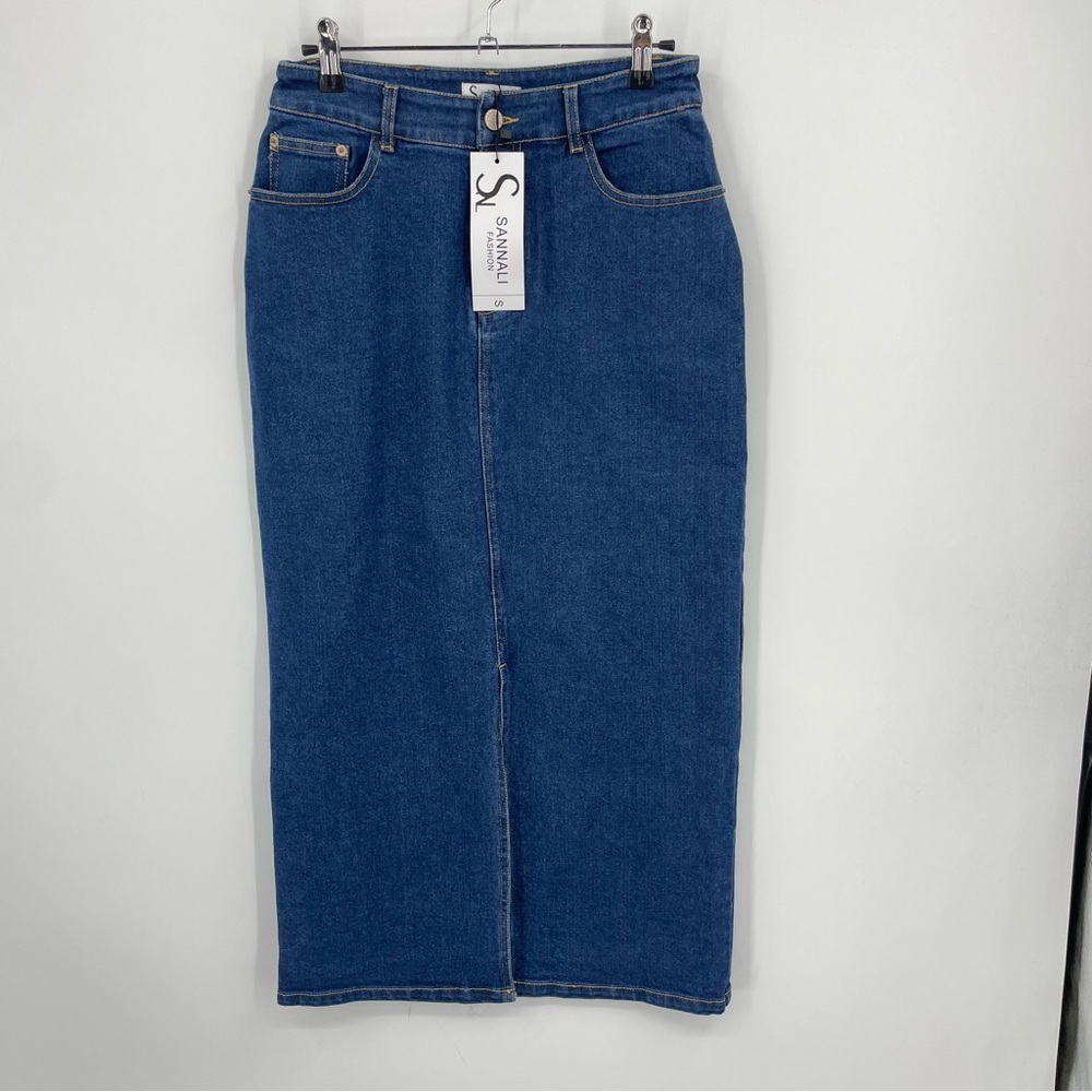 Stylish Blue Denim Midi Skirt
